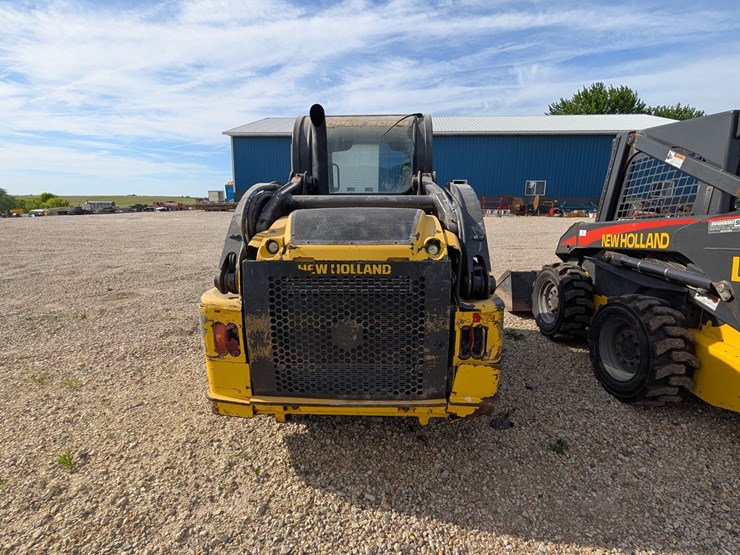 #5455-•-new-holland-218-skid-loader-image-6