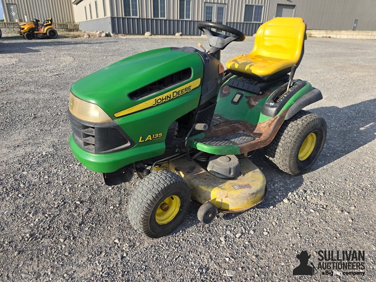 john-deere-la135-image-1