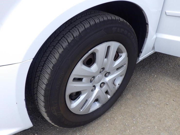 2015-dodge-grand-caravan-image-13