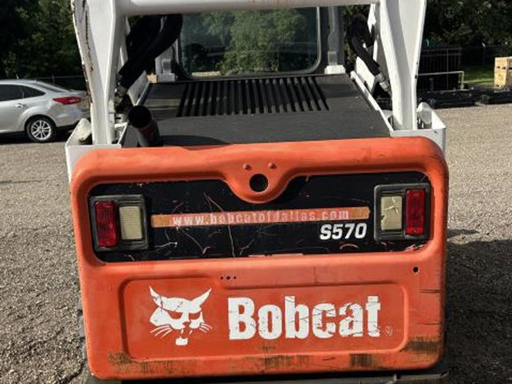 2015-bobcat-s570-image-6