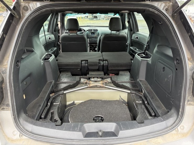 2017-ford-explorer-image-21