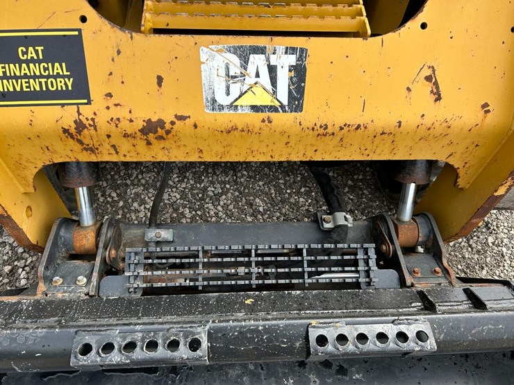 2018-caterpillar-299d2-image-10