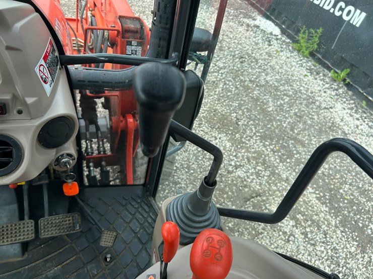 kubota-m7040d-image-25
