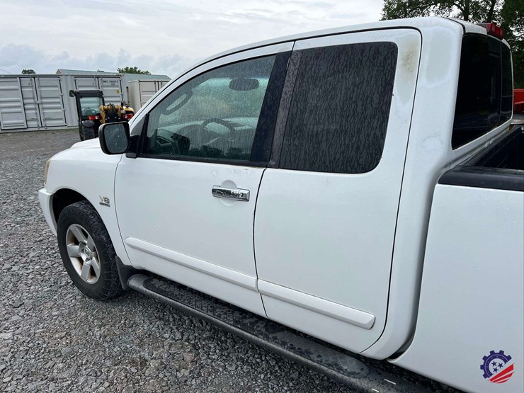 2004-nissan-titan-image-12