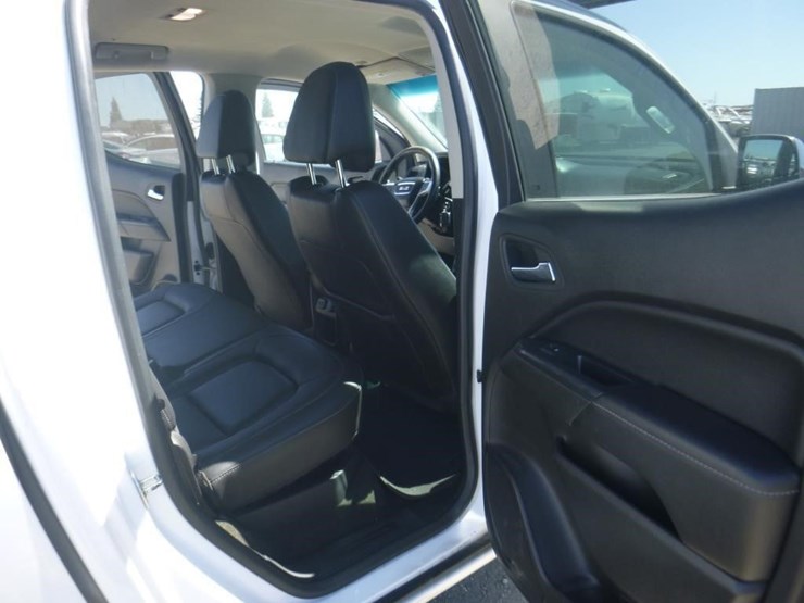2016-chevrolet-colorado-image-8