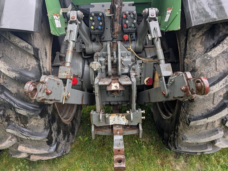 2005-fendt-818-image-11