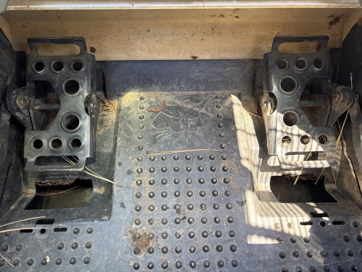 2016-bobcat-t590-image-29