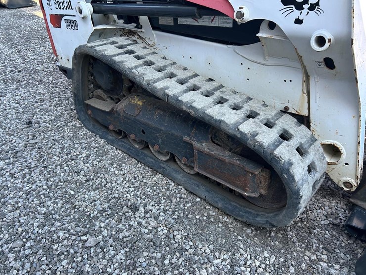 2019-bobcat-t550-image-12