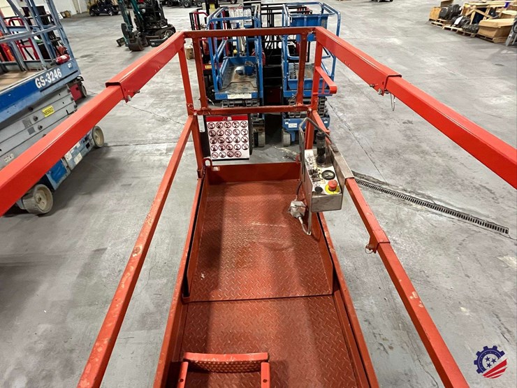 skyjack-sj111-3226-scissor-lift-image-18