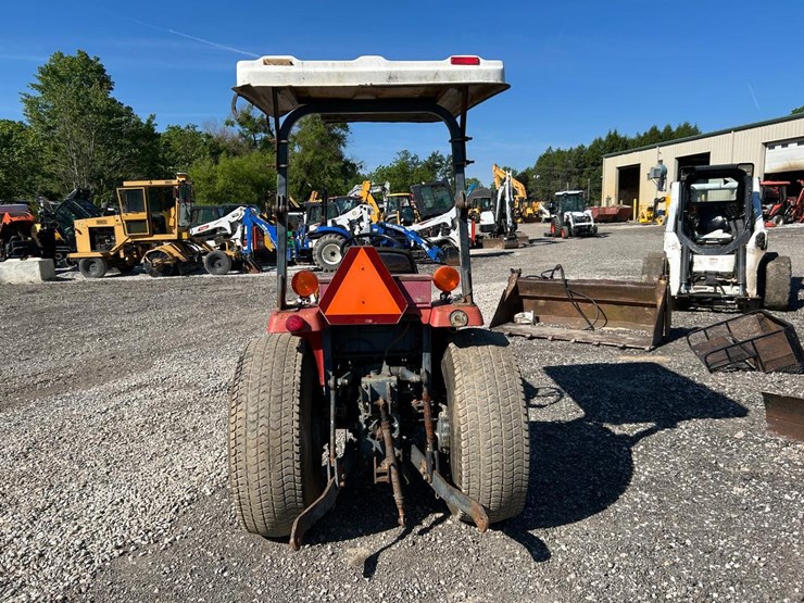 massey-ferguson-1235-image-3