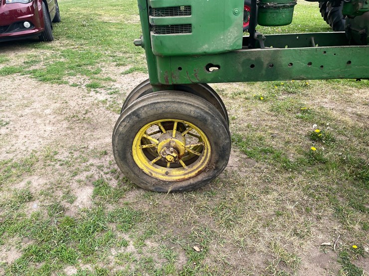 john-deere-b-image-7