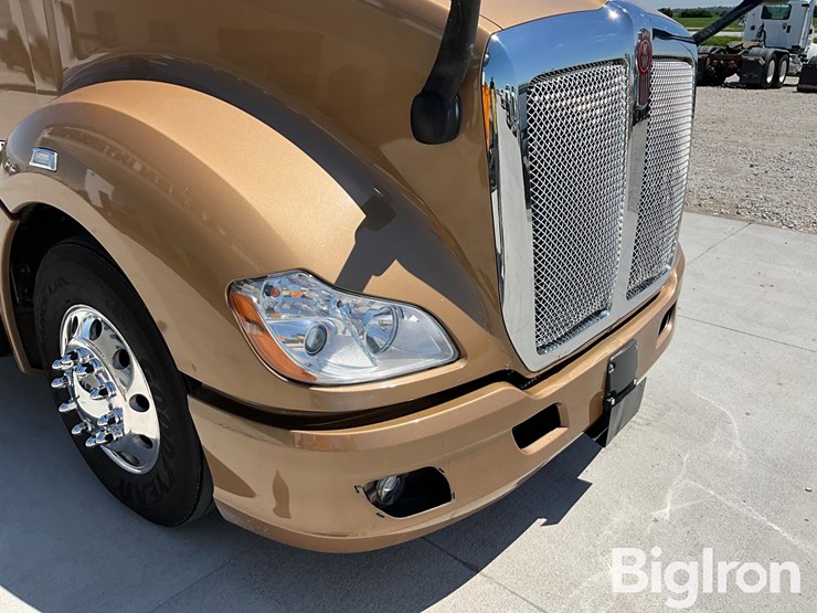 2022-kenworth-t680-image-19