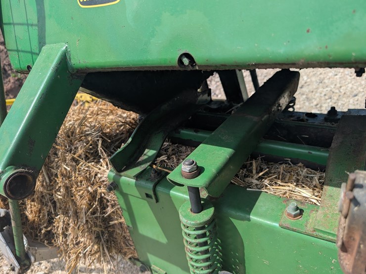 john-deere-327-image-11