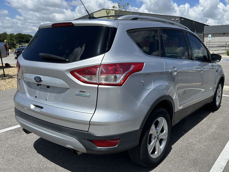 2015-ford-escape-se-image-6