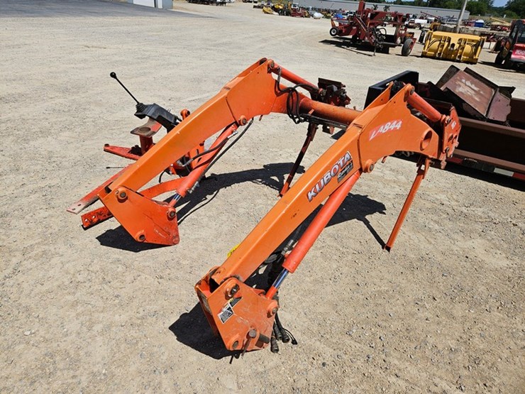 kubota-la844-image-5