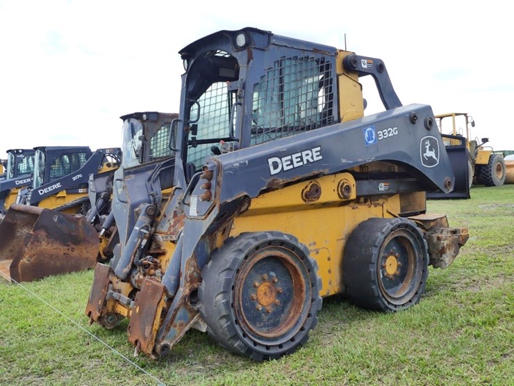 2021-deere-332g-image-1