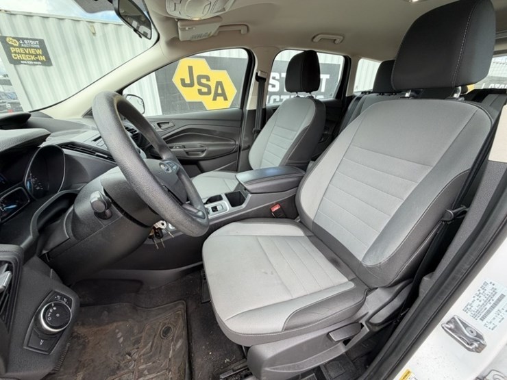2017-ford-escape-image-23