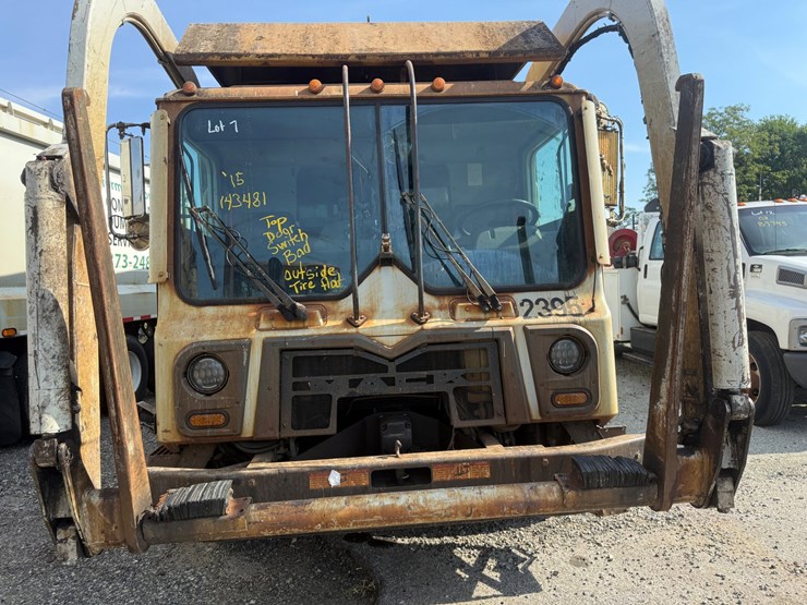 #7-•-2015-mack-heil-front-loader-image-67