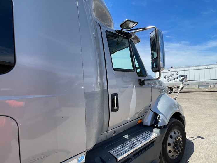 #304-•-2016-international-semi-tractor-(has-wi-title)-(denmark,wi)-image-48