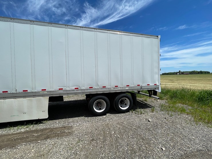 #400-•-2017-stoughton-semi-trailer-(has-wi-title)-(denmark,-wi)-image-8