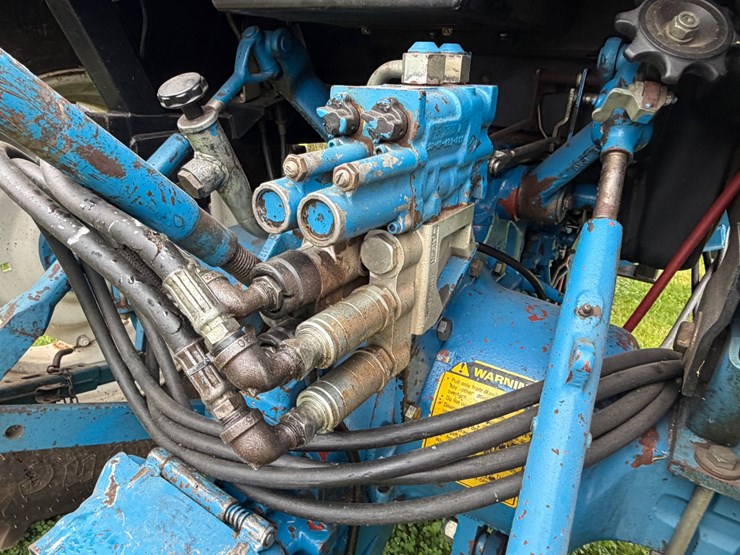 new-holland-5030-image-9