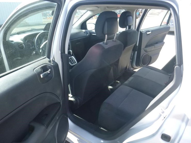 2010-dodge-caliber-image-7
