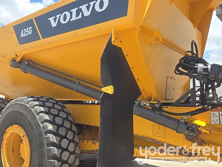 2022-volvo-a25g-image-21