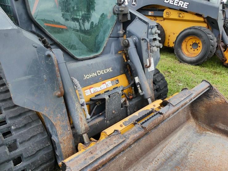 2023-deere-317g-image-4