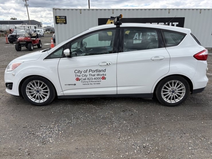 2016-ford-c-max-sel-hybrid-sedan-image-7