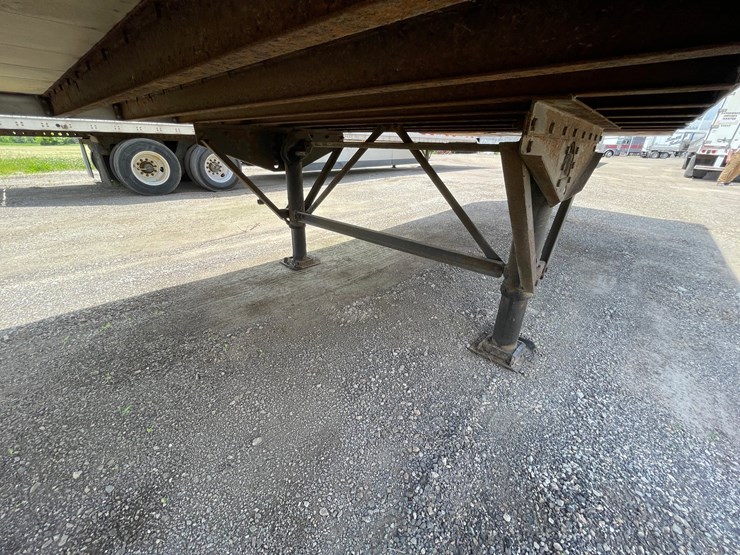 #418-•-2009-stoughton-semi-trailer-(has-wi-title)-(denmark,-wi)-image-19