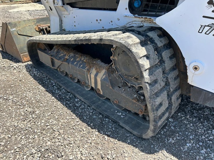 2022-bobcat-t770-image-16