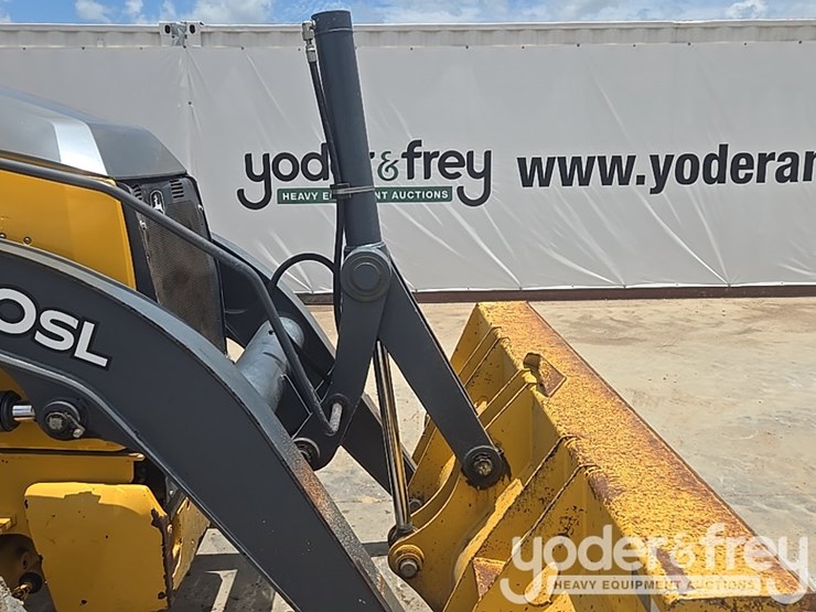2020-deere-310sl-image-23