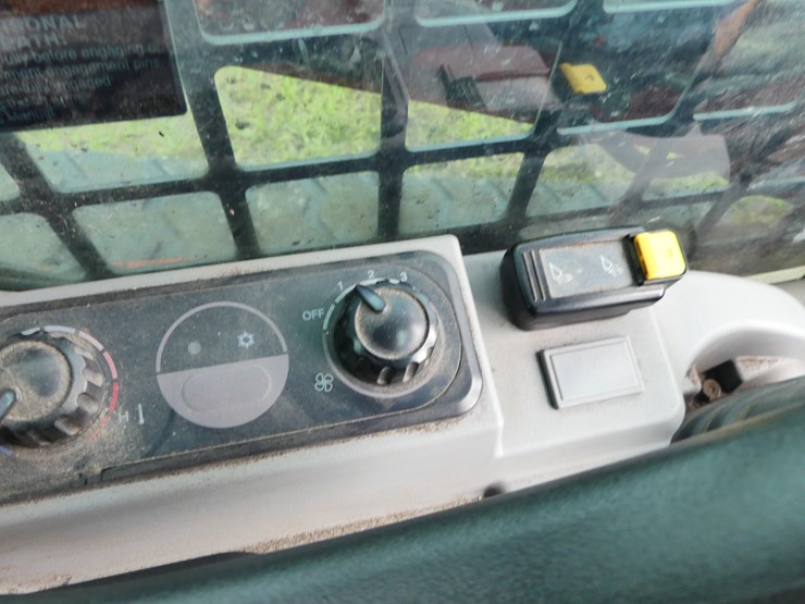 2023-kubota-svl75-3-image-16