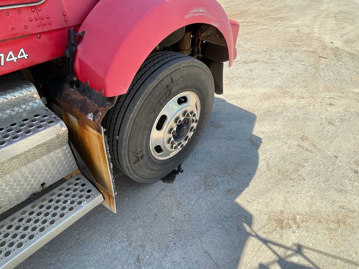 2004-kenworth-t800-image-43