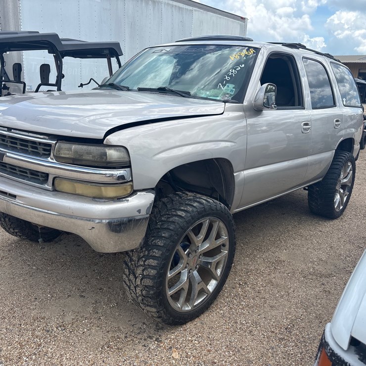 2004 CHEVROLET SUBURBAN