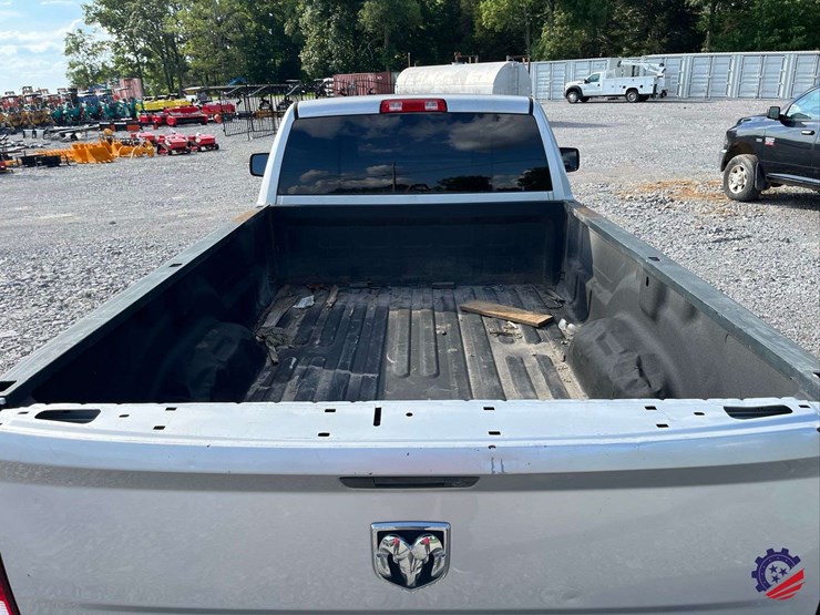 2017-dodge-1500-image-19