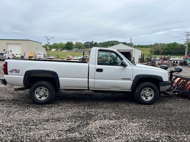 2004-chevrolet-2500-image-7