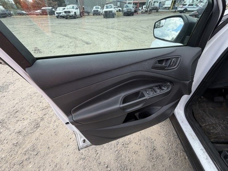2017-ford-escape-image-24
