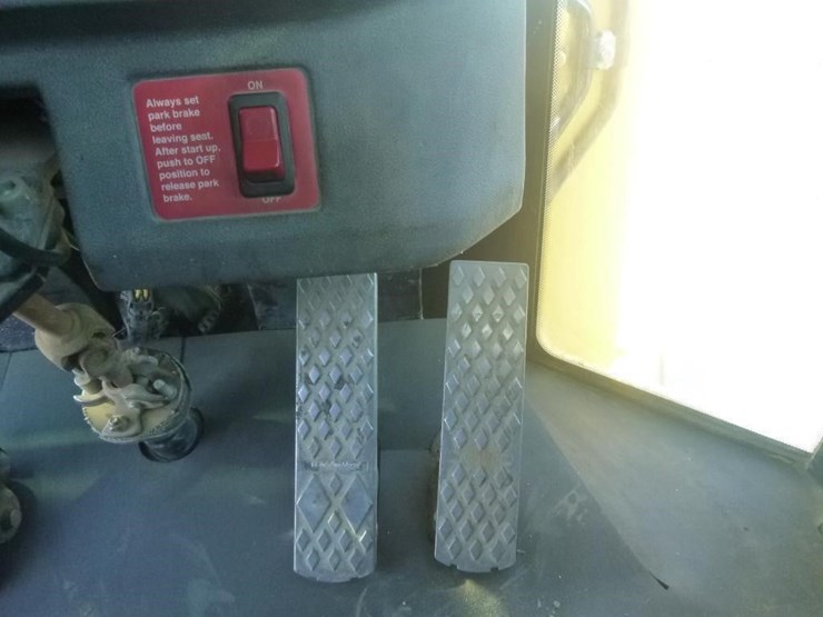 2005-deere-624j-image-13