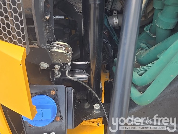 2022-volvo-a25g-image-45