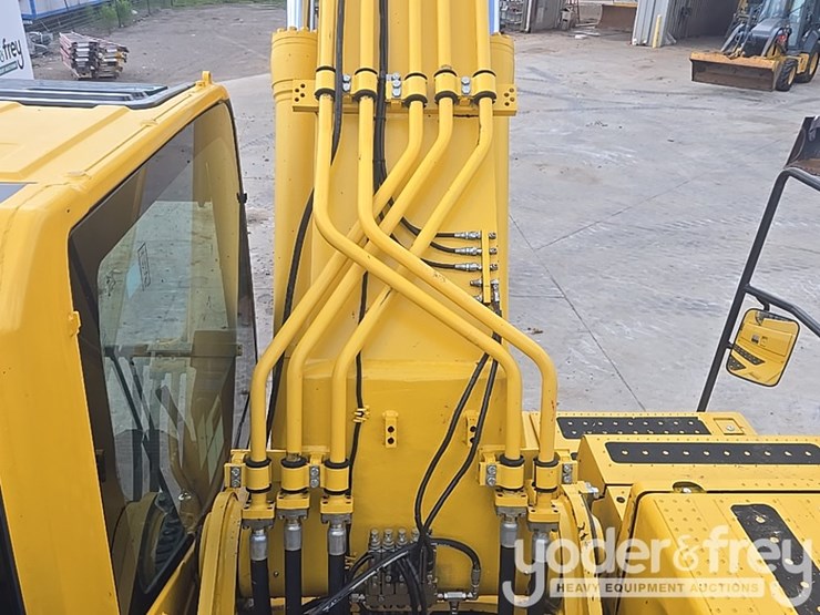 2023-komatsu-pc490-lc-10-image-34