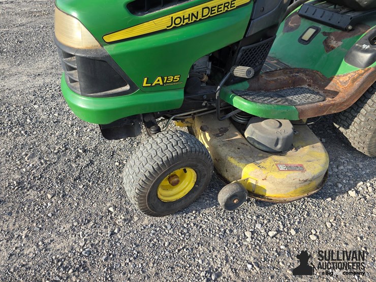 john-deere-la135-image-10