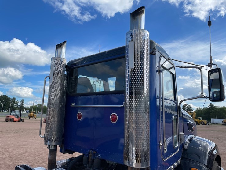 2010-peterbilt-386-image-33