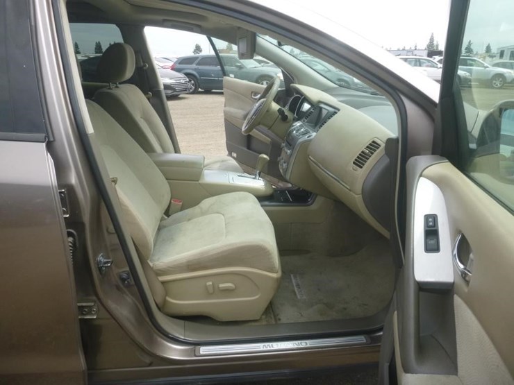 2011-nissan-murano-image-8