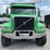 2016-volvo-vhd104b200-image-7