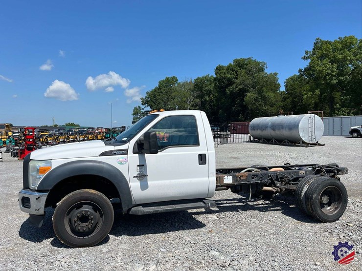 2016-ford-f550-image-1
