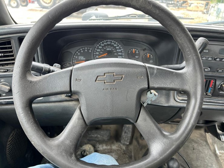 2004-chevrolet-2500-image-20