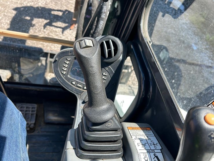 2020-bobcat-e55-image-22