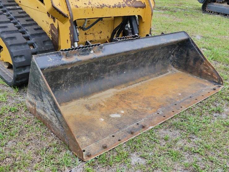 2022-caterpillar-259d3-image-3