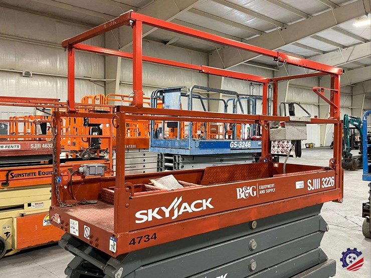 skyjack-sj111-3226-scissor-lift-image-11